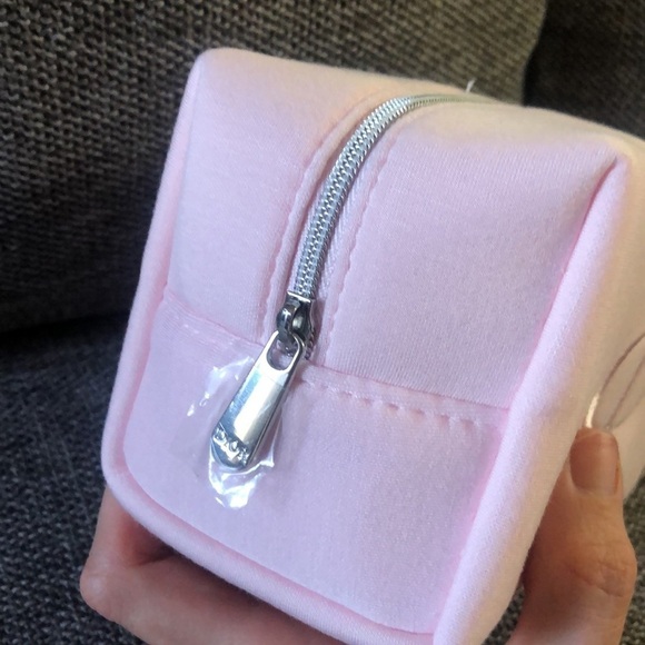 DIOR Beauty Makeup Logo Small Luxury Pouch Gift Light Pink Authentic Barbie - Picture 10 of 16